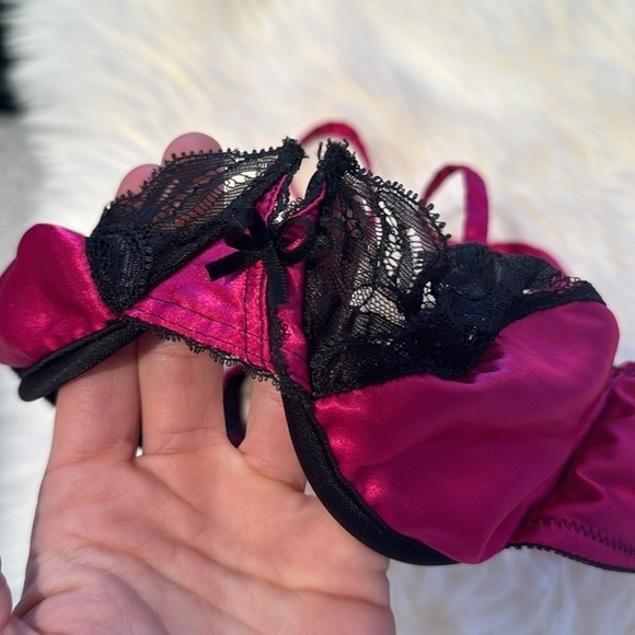 Victoria’s Secret Gold Label 90s pink satin black lace bra likenew Deadstock 34B - Picture 3 of 8